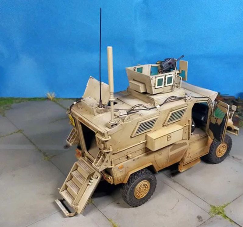 Kinetic 4X4 MRAP 1/35